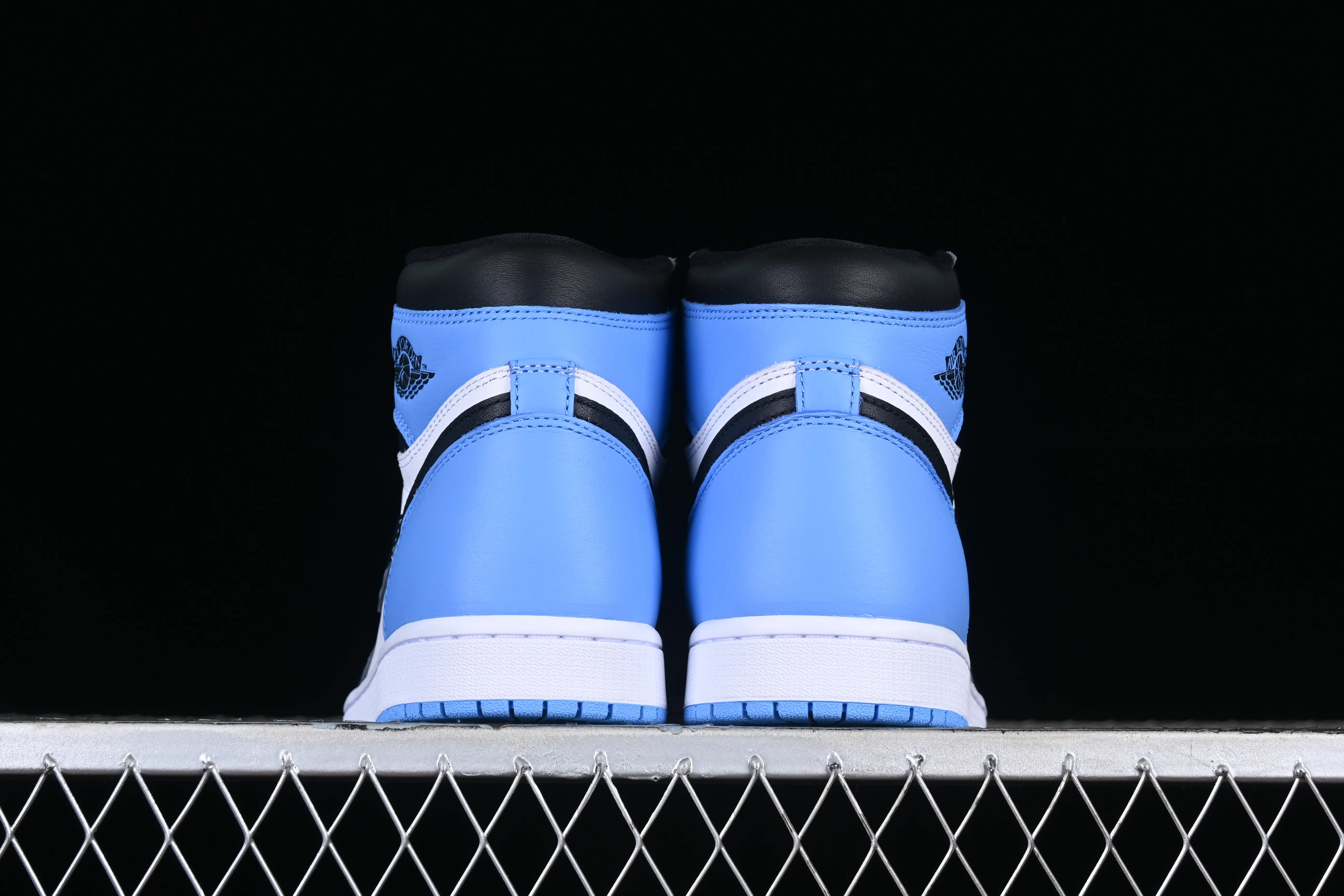 All categories Air Jordan Jordan series basketball shoes Air Jordan 1 High LJR version Air Jordan 1 High OG "UNC Toe" AJ1 Joe 1 black and blue toe DZ5485-400